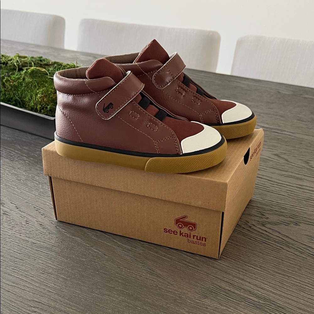 New in box! See Kai Run Brown High-Top Kids Sneakers